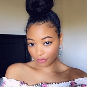 Meet your Posher, Leanna